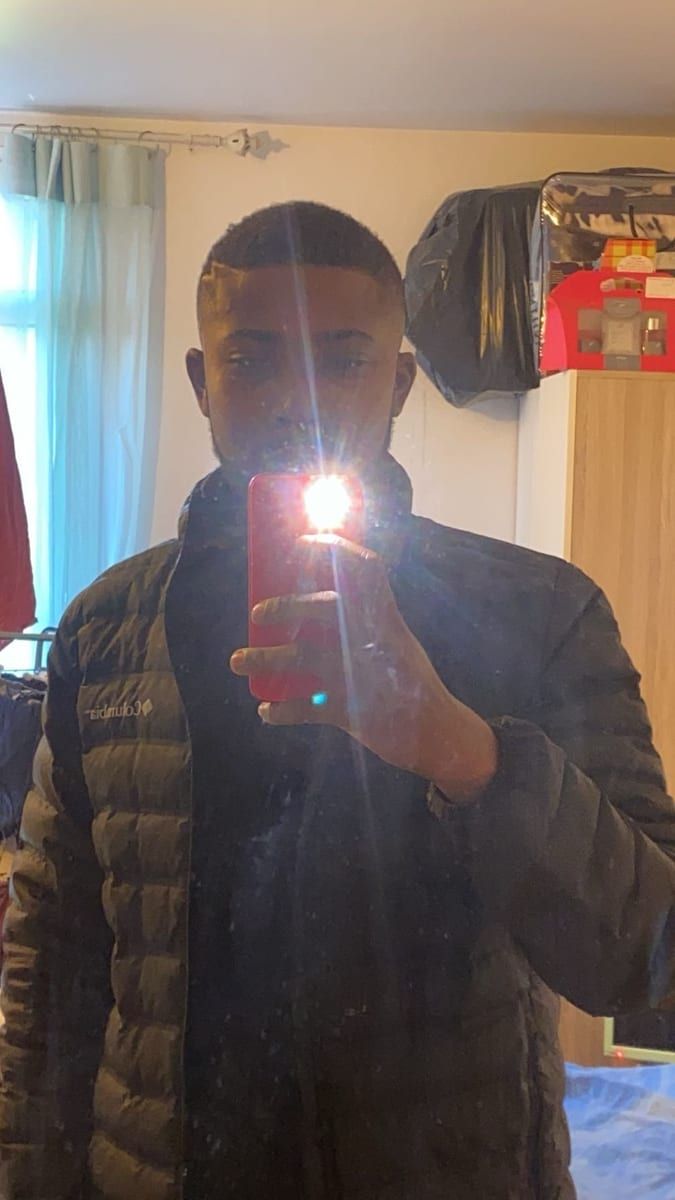 Profil von Demis